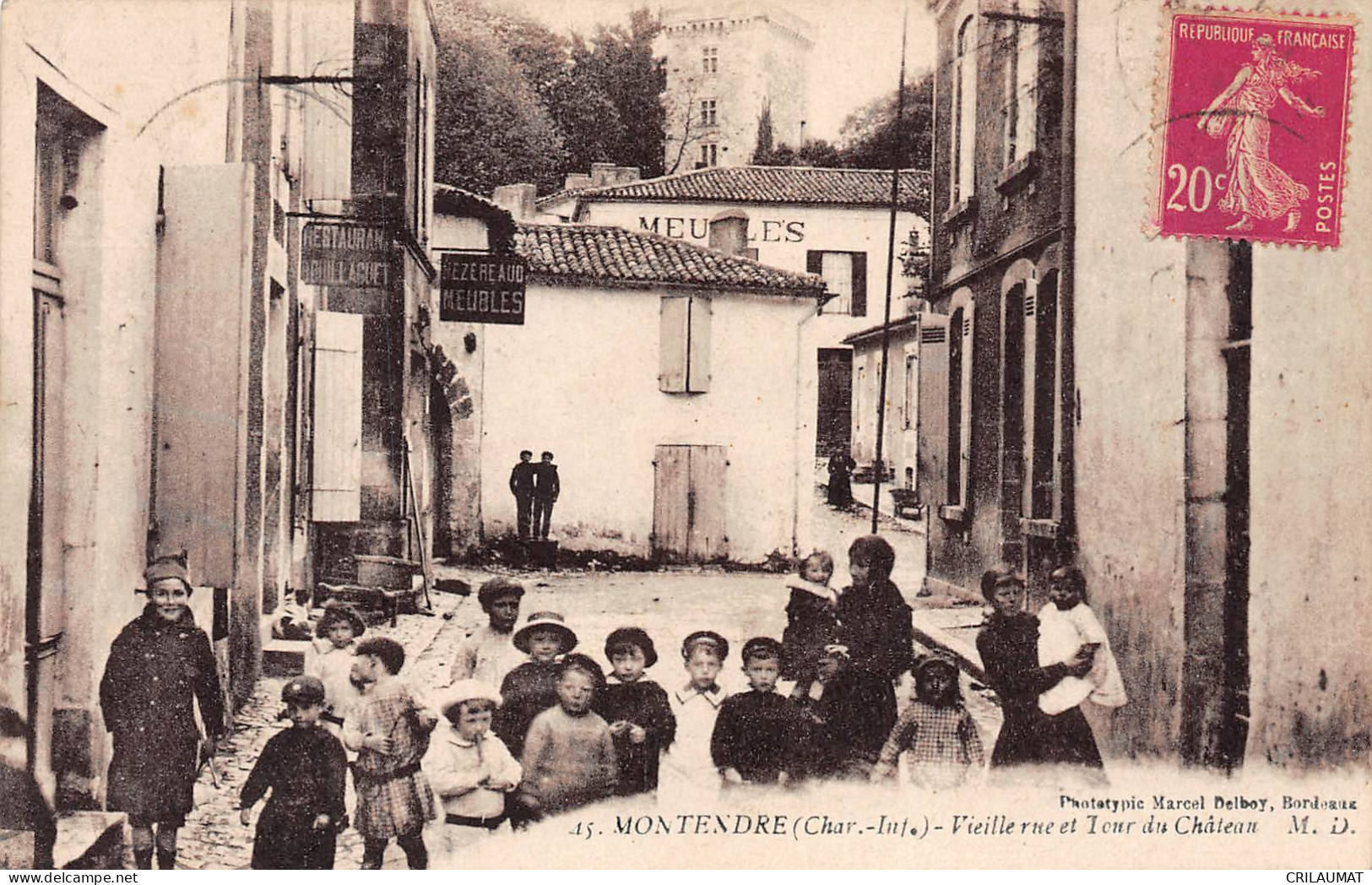 17-MONTENDRE-Vieille Rue Et Tour Du Château-N 6003-C/0117 - Montendre