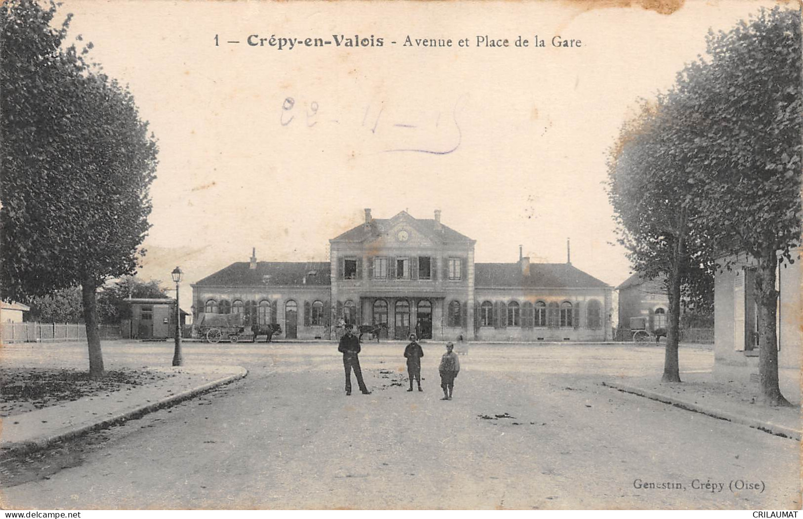 60-CREPY-EN-VALOIS-Avenue Et Place De La Gare-N 6003-B/0023 - Crepy En Valois