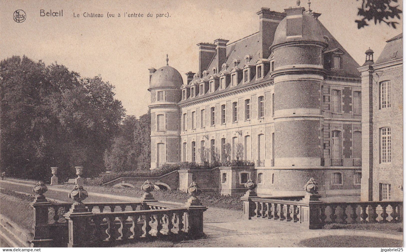 Beloeil Le Chateau Vu A L Entree Du Parc - Belöil