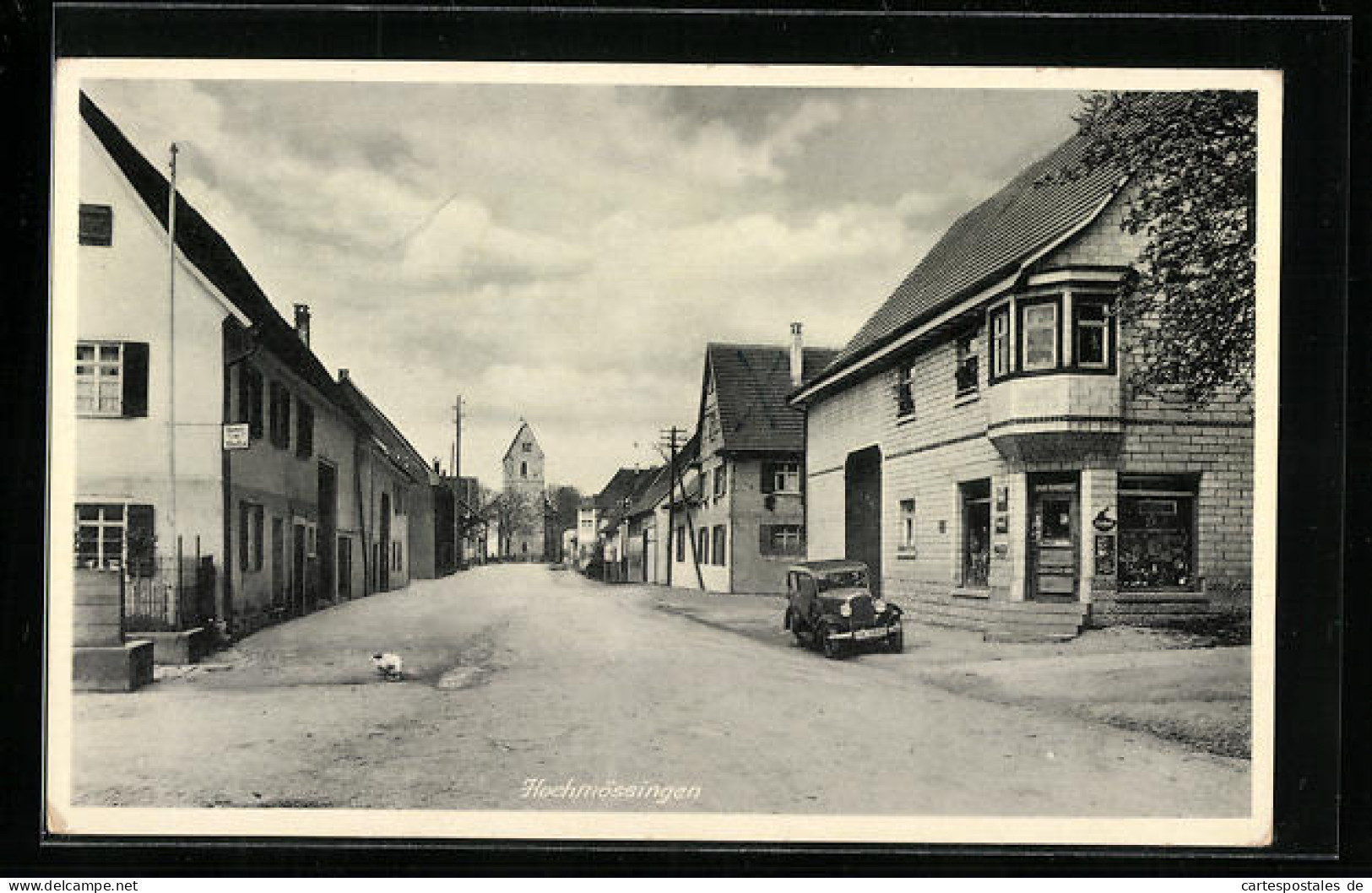 AK Hochmössingen, Strassenpartie Mit Automobil Und Kirche  - Altri & Non Classificati