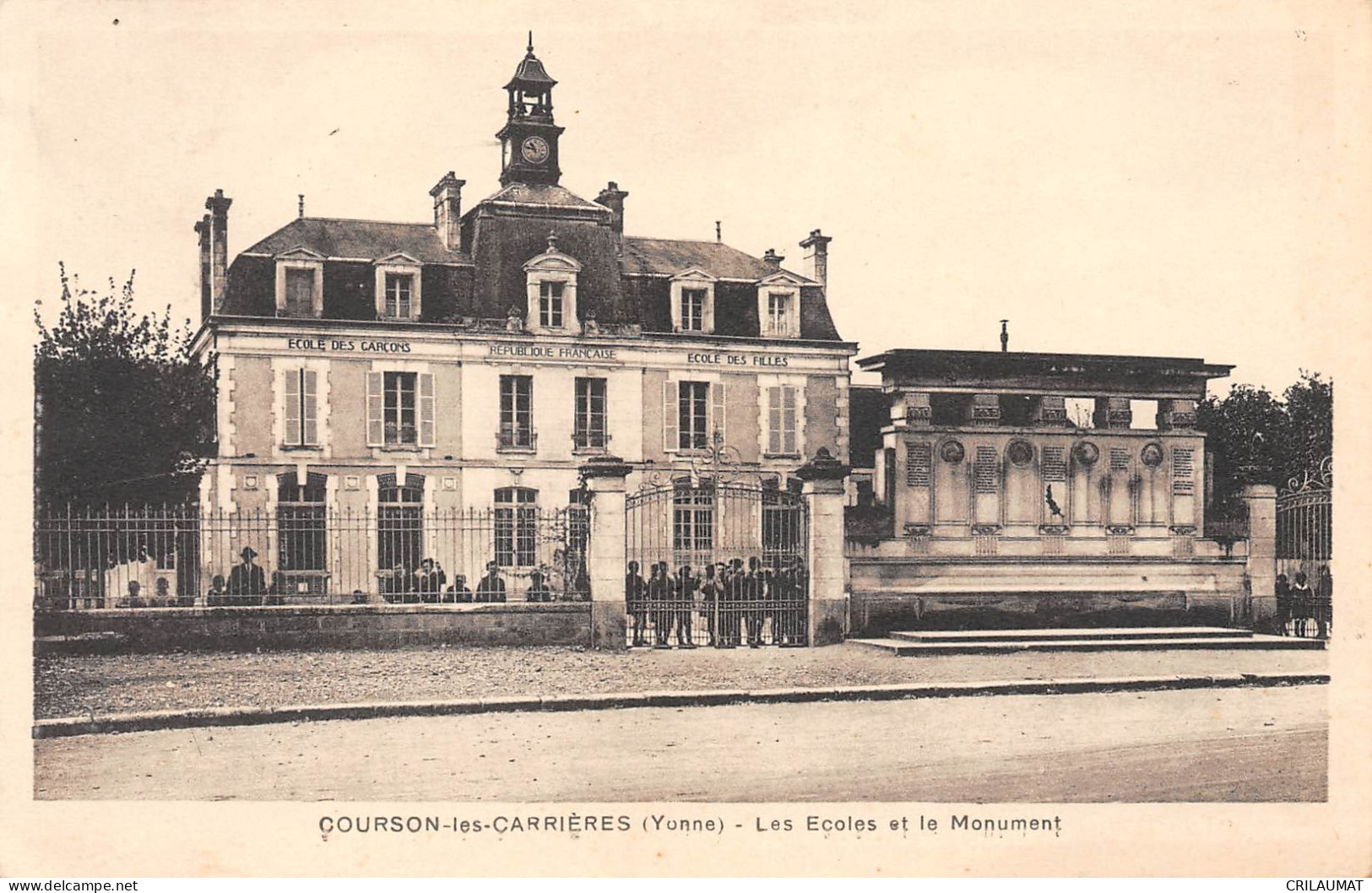 89-COURSON LES CARRIERES-Les Ecoles Et Le Monument-N 6005-E/0011 - Courson-les-Carrières