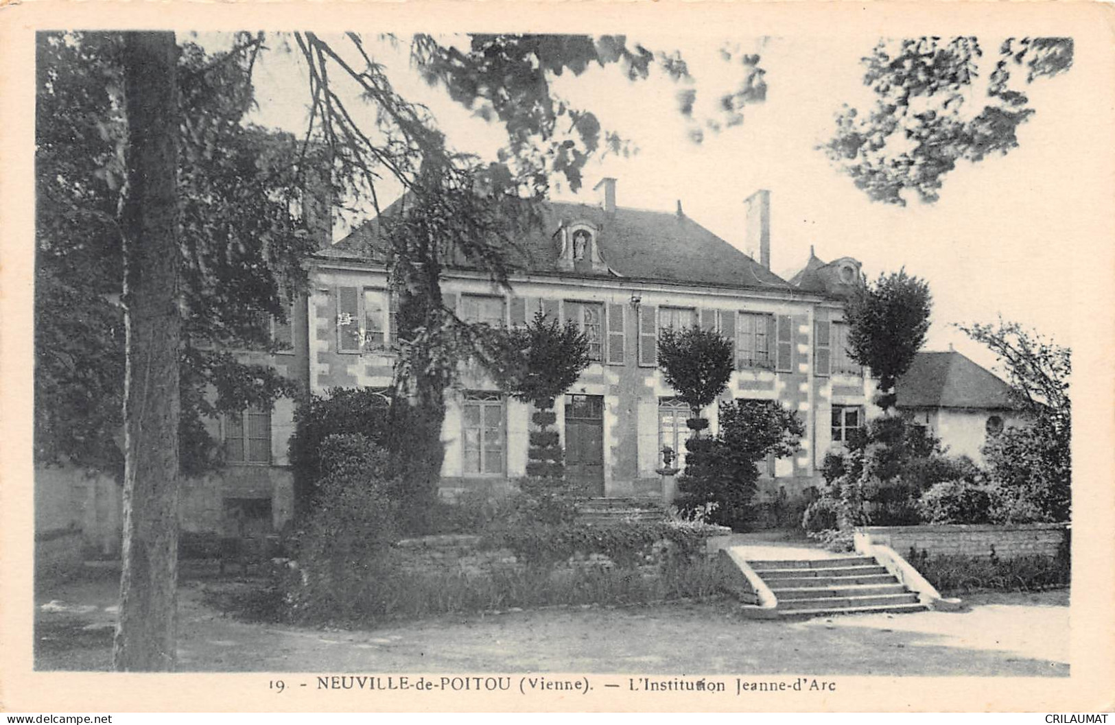 86-NEUVILLE DE POITOU-Institution Jeanne D'Arc-N 6006-B/0071 - Neuville En Poitou