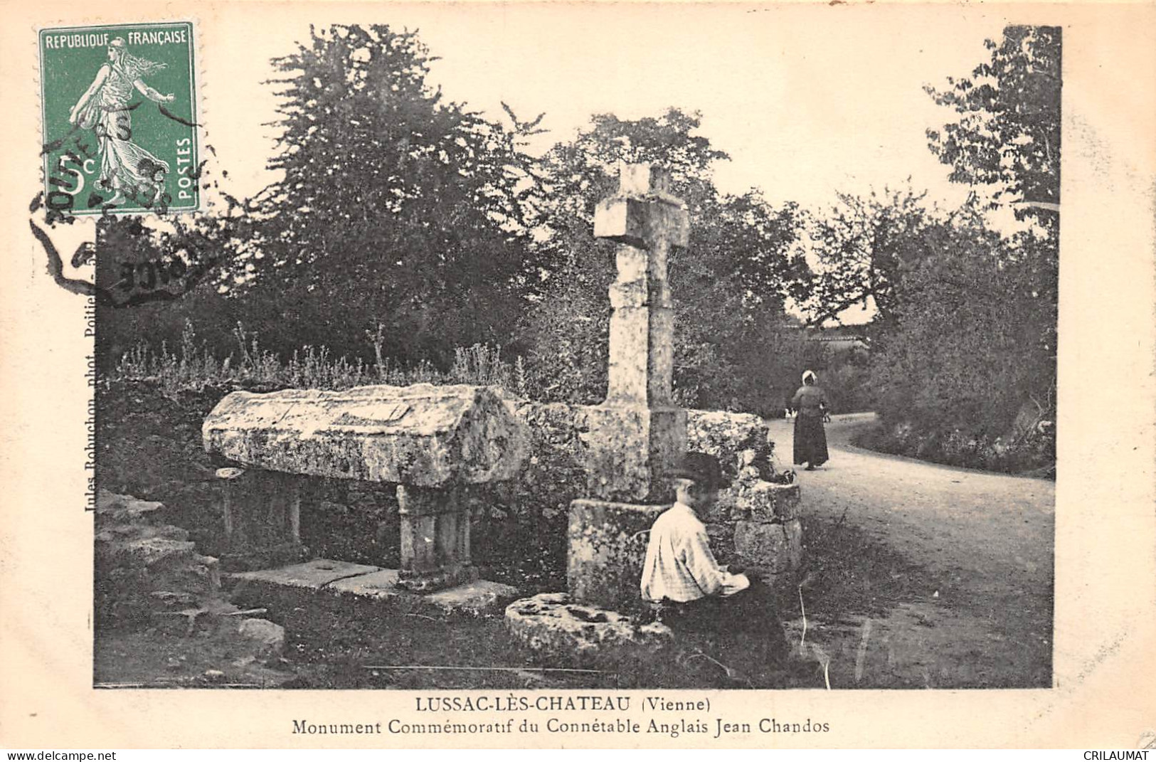 86-LUSSAC LES CHATEAUX-Monument Connétable Anglais-N 6006-C/0317 - Lussac Les Chateaux