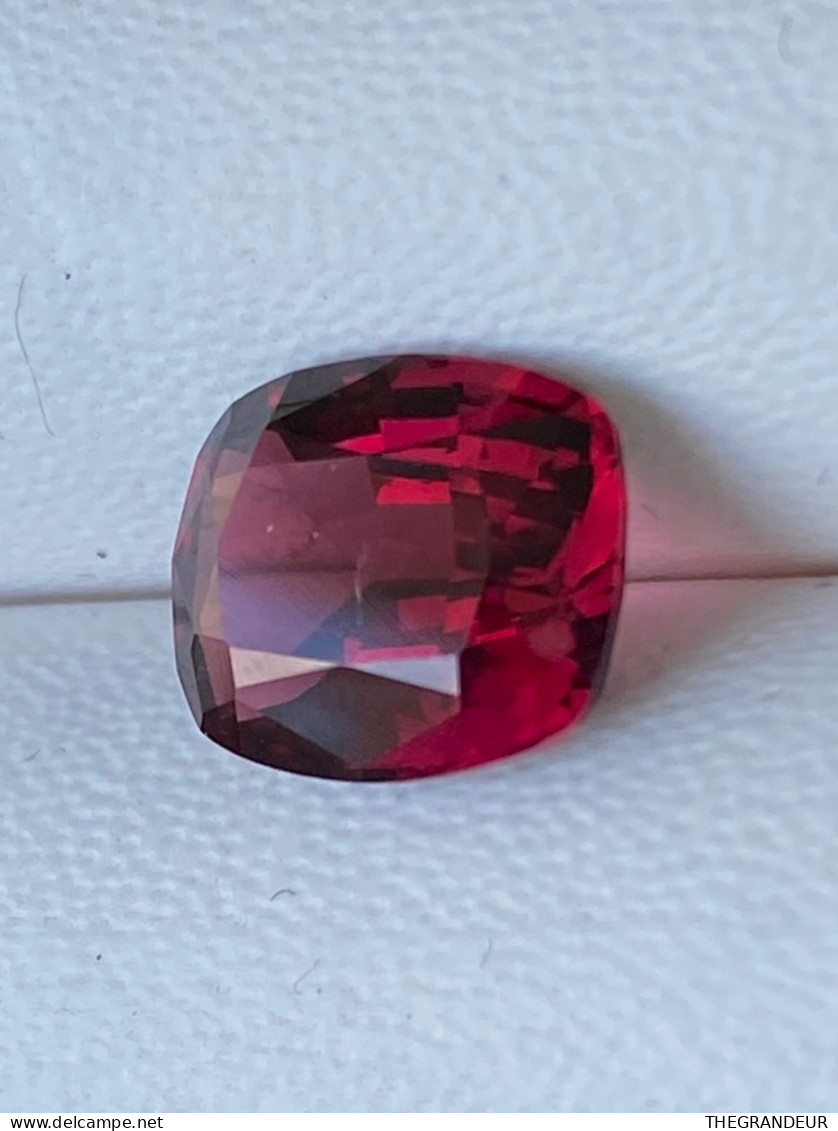 Rhodholite Garnet 3.90 Carat Loose Gemstone - Altri & Non Classificati