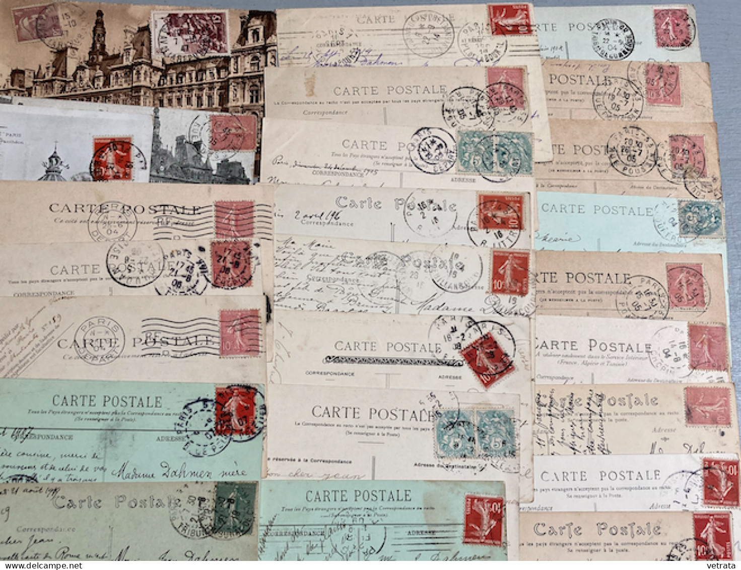 PARIS : 48 Cartes Postales (40 N&B - 8 Couleurs / 27 avec correspondance dont 25 sont affranchies / 21 n’ont pas circulé