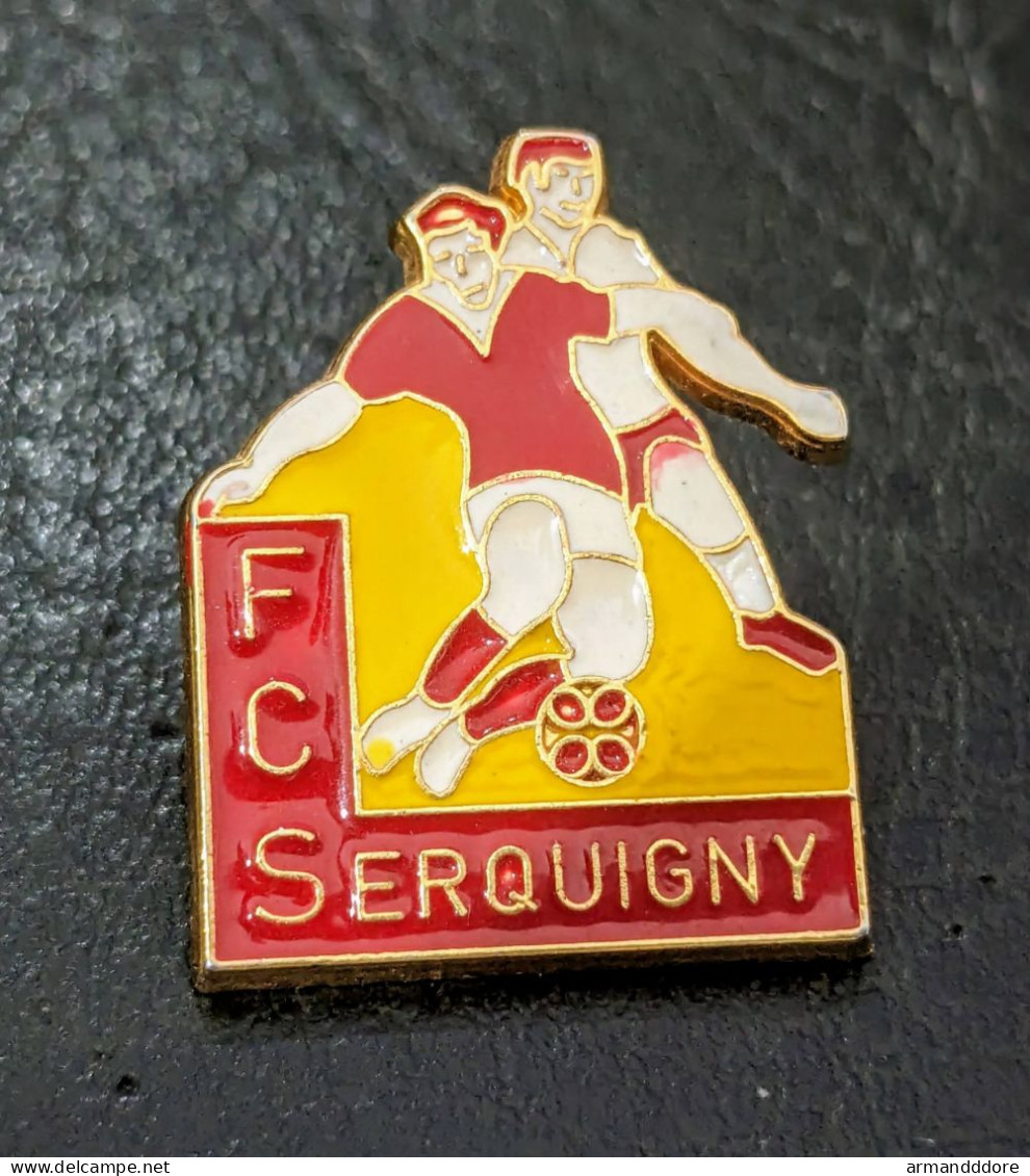 M Pins Pin's FCS Football Club Serquigny Nassandres Eure Normandie Foot Ball Pin - Fussball