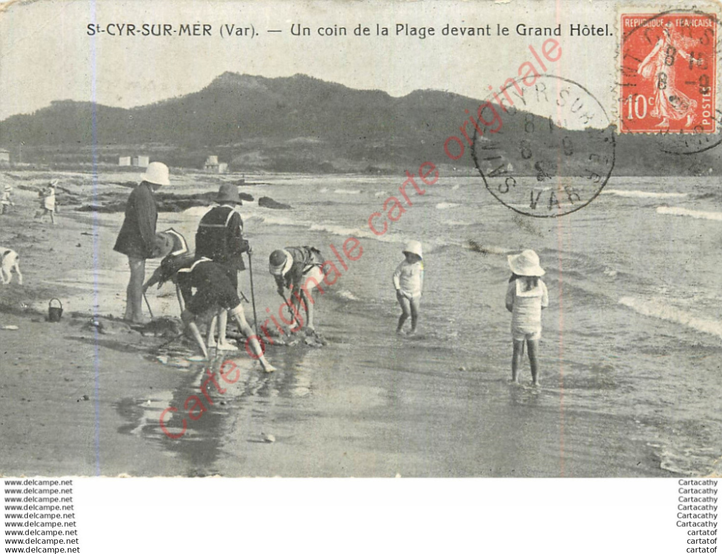 83.  SAINT CYR SUR MER .  Un Coin De La Plage Devant Le Grand Hôtel . - Saint-Cyr-sur-Mer