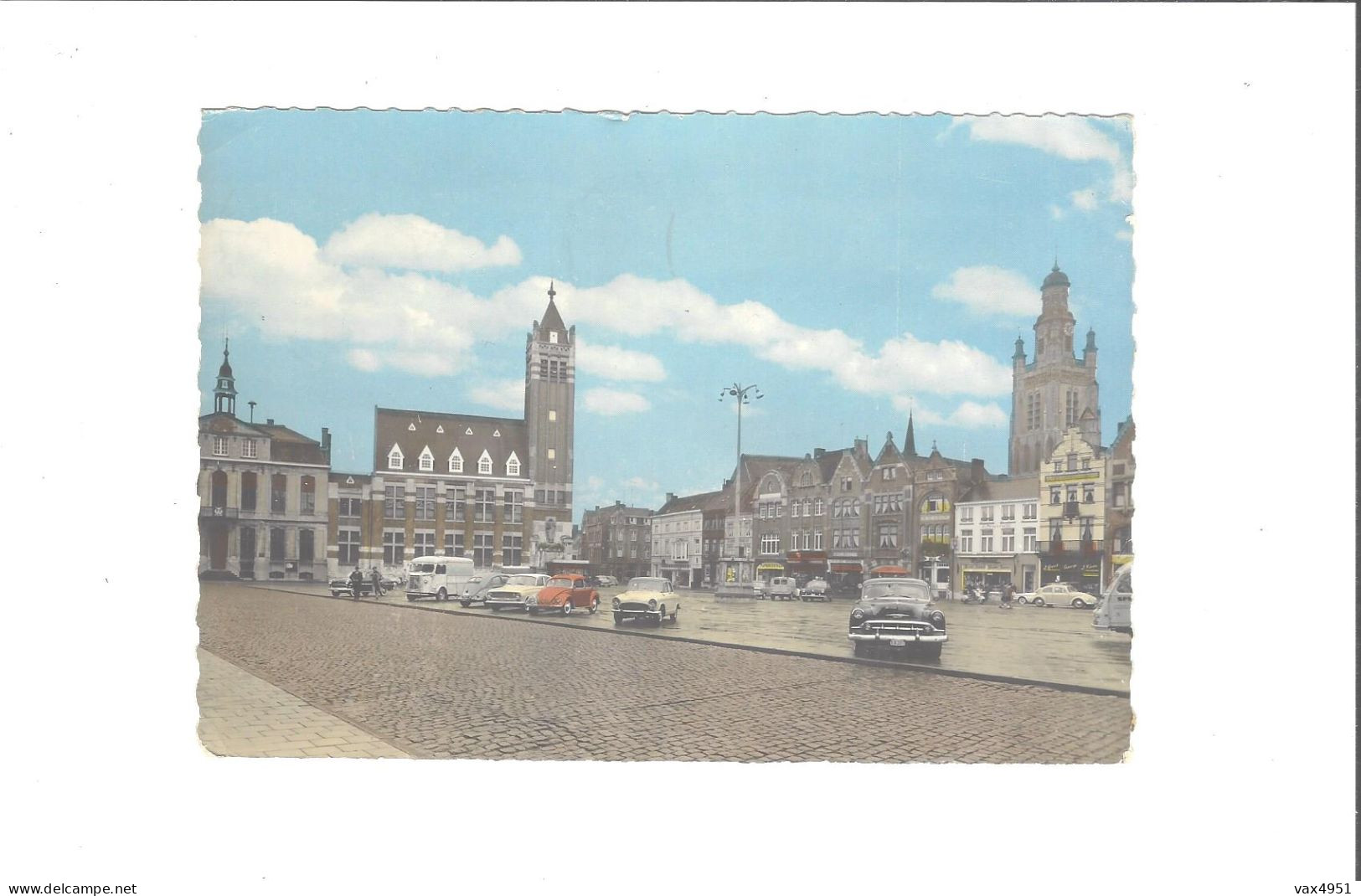 BELGIQUE  ROESELAERE  GROTE MARKT STADHUIS EN ST MICHIELS KERK     ****          A SAISIR **** - Roeselare