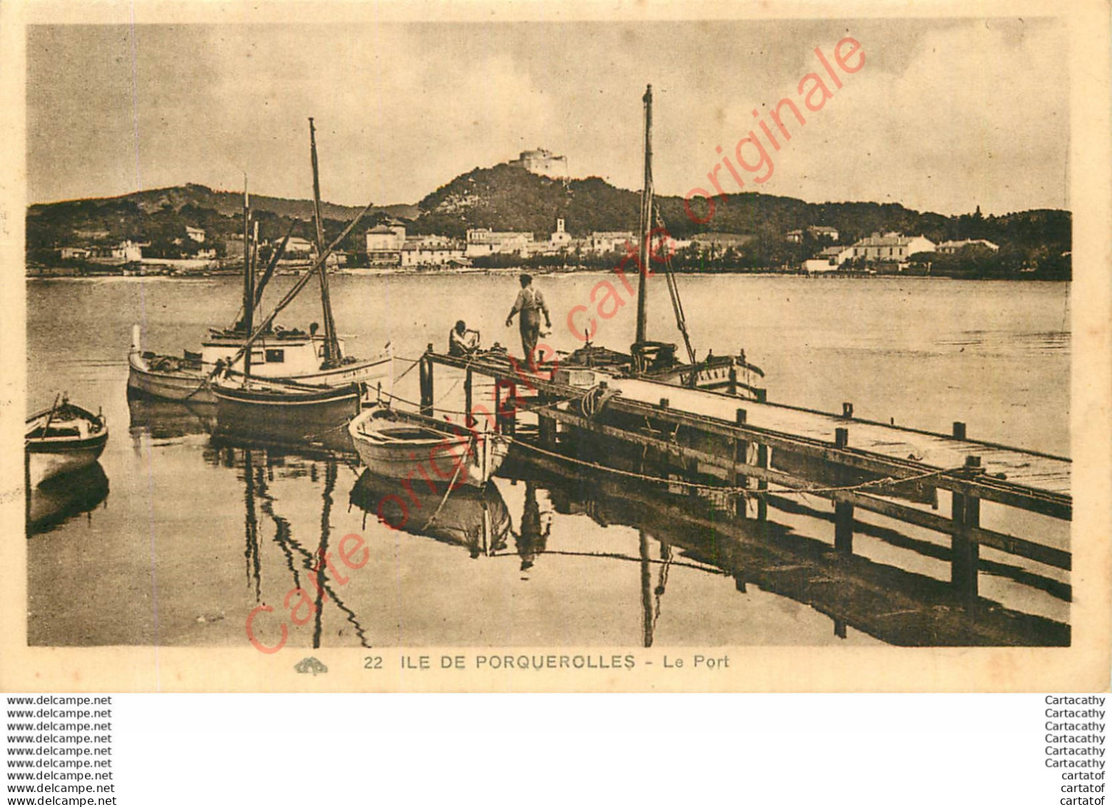 84.  ILE DE PORQUEROLLES .  Le Port . - Porquerolles