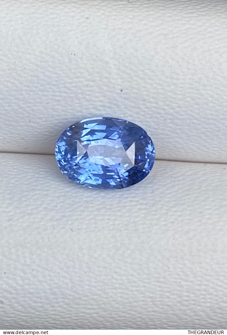 Natural  Blue Sapphire 3.27 Carat  Oval Shape From Sri Lanka - Zafiro