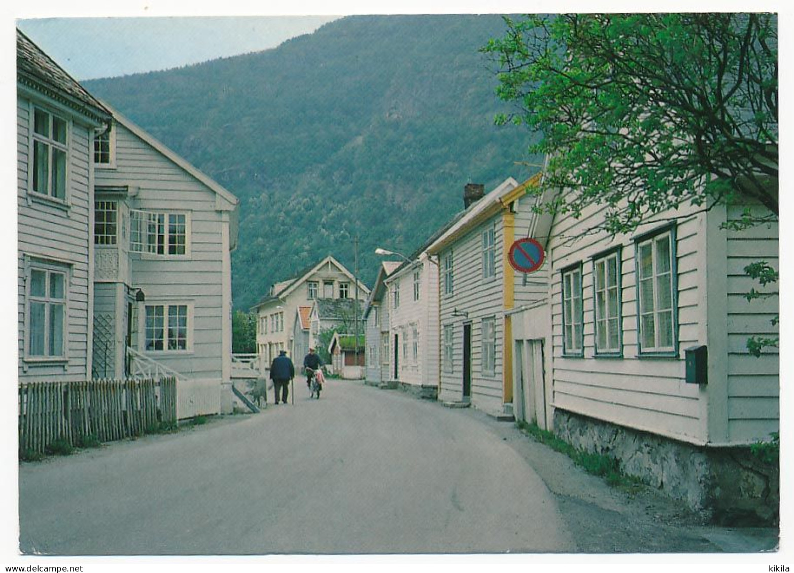 CPSM / CPM 10.5 X 15 Norvège (9) LAERDAL Sogn. Une Rue Cycliste - Norvegia