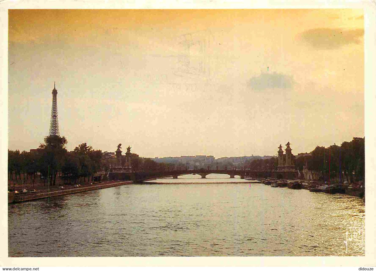 75 - Paris - La Seine Et Ses Bords - Coucher De Soleil - CPM - Voir Scans Recto-Verso - La Seine Et Ses Bords