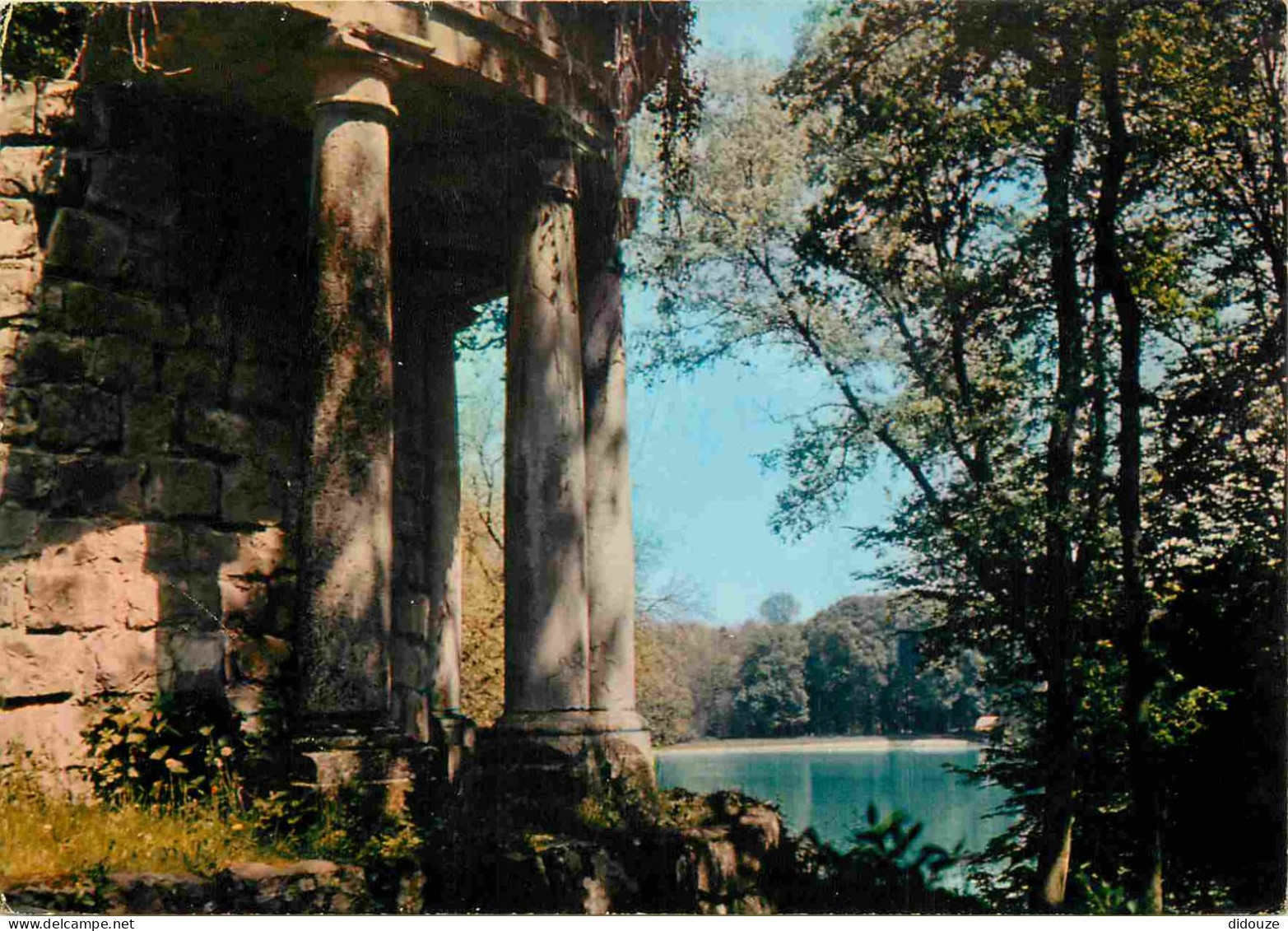 60 - Ermenonville - Parc Jean-Jacques Rousseau - Domaine Du Touring Club De France - Temple De La Philosophie - CPM - Vo - Ermenonville