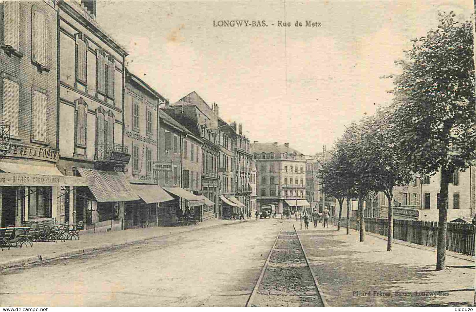 54 - Longwy - Rue De Metz - Animée - Correspondance - CPA - Oblitération Ronde De 1925 - Voir Scans Recto-Verso - Longwy