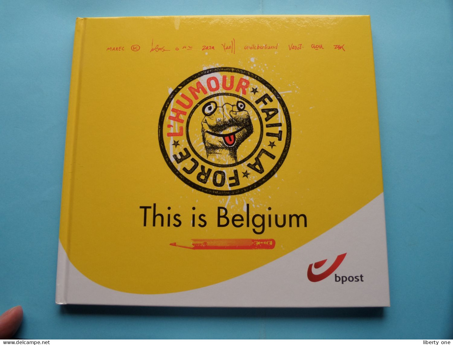 This Is BELGIUM ( N° 9 ) L'Humour Fait La Force > 2003-2012 >>> Zonder / SANS Timbres / Ex Vide / Leeg Album ! - Philatelie Und Postgeschichte