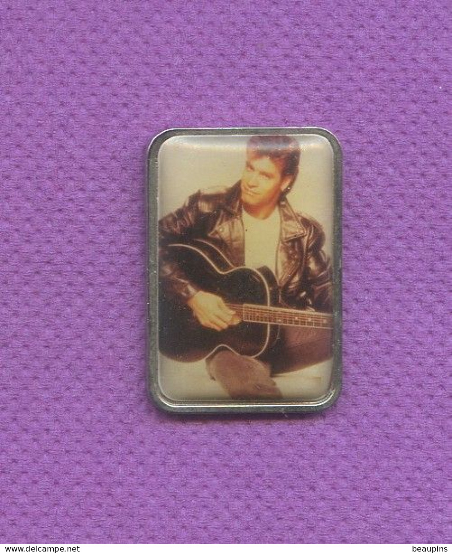 Rare Pins Musique Chanteur Roch Voisine Guitare N569 - Música