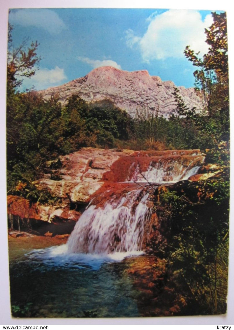 FRANCE - BOUCHES-DU-RHÔNE - AIX-en-PROVENCE - Cascade Au Pied De La Montagne Sainte-Victoire - Aix En Provence