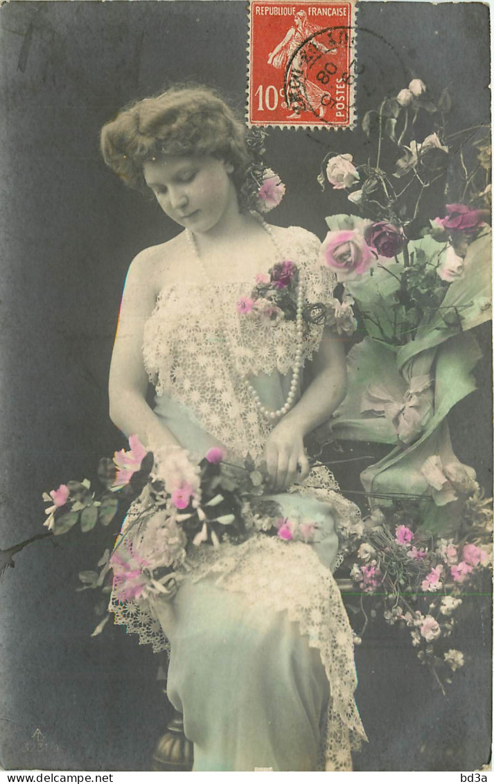  FANTAISIE -  FEMME - FRAU - LADY  -  FLEURS - Femmes