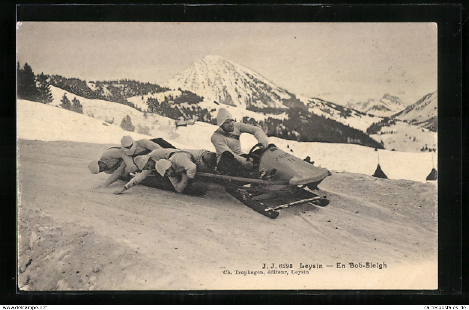 AK Männer In Einem Fünfer Bob Fahren Um Die Kurve  - Wintersport