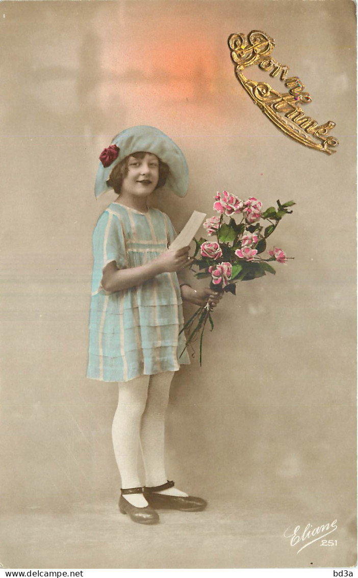 FILLETTE - LITTLE GIRL - MÄDCHEN - ROSES - BONNE ANNEE DORE EN RELIEF - Eliane - Altri & Non Classificati