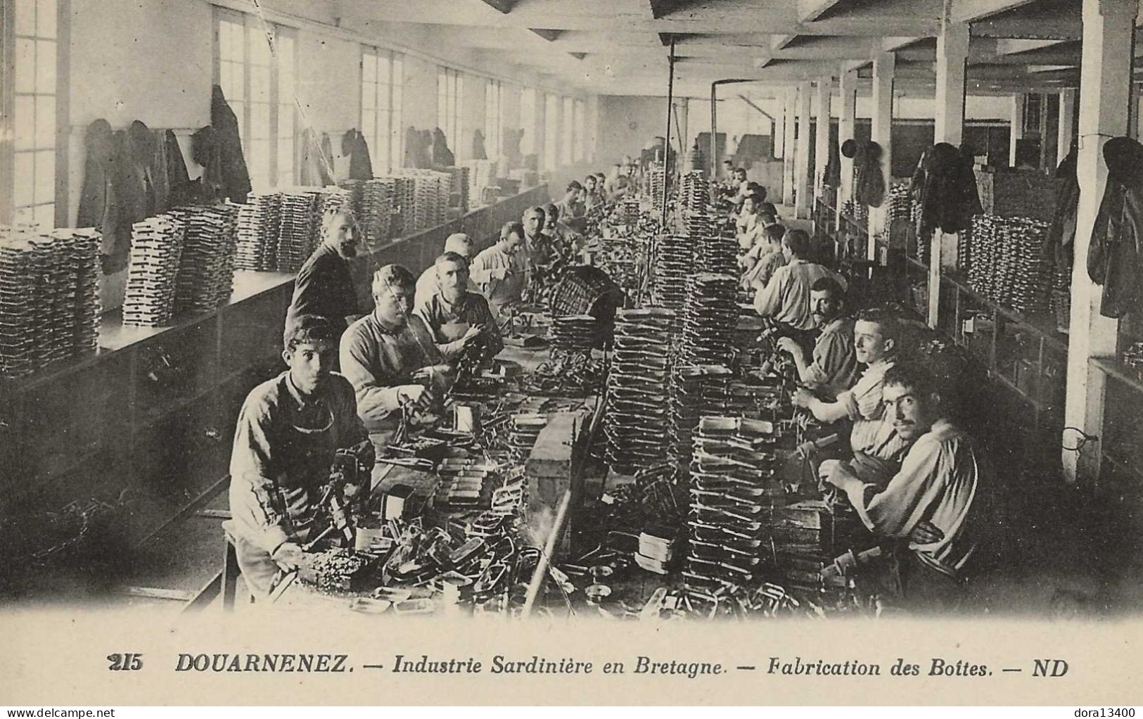 CPA29- DOUARNENEZ- Industrie Sardinière En Bretagne- Fabrication Des Boites - Douarnenez