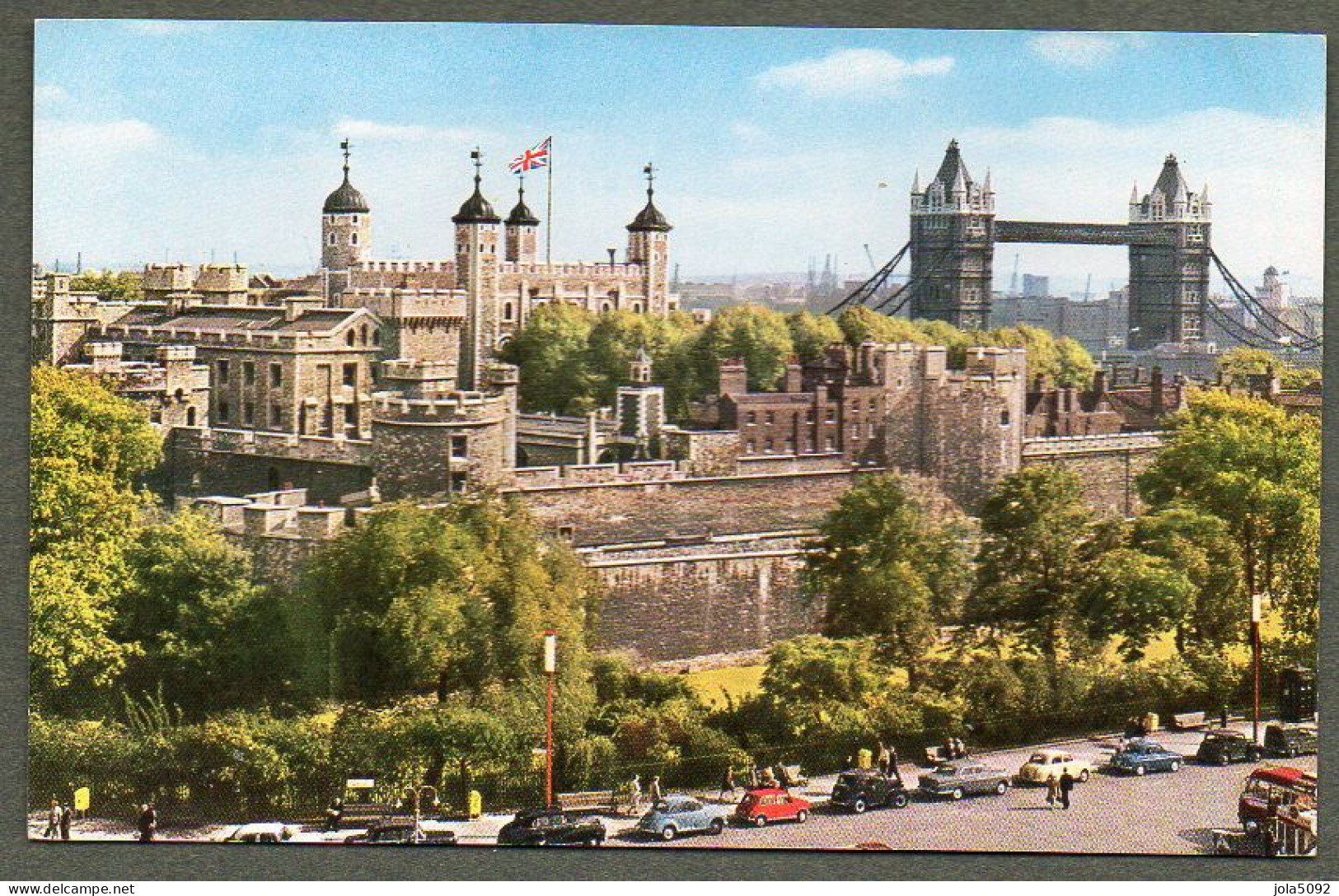 ROYAUME UNI - LONDON/LONDRES - The Tower Of London And The Tower Bridge - Tower Of London