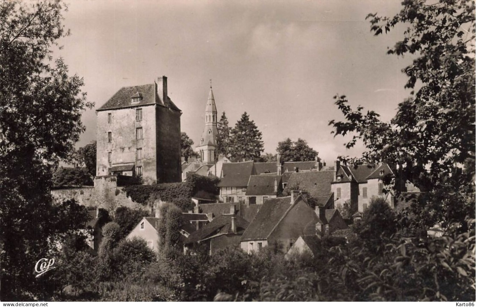 La Châtre * Perspective Sur L'église Et La Prison - La Chatre