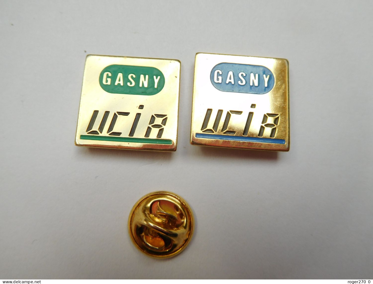 2 Pin's , Ville De Gasny , UCIA  , Eure - Villes