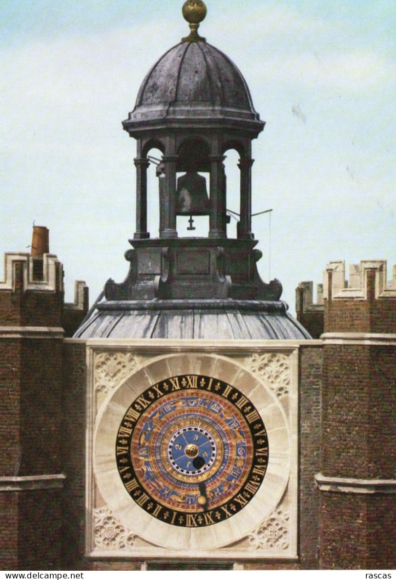 CPM - S - ANGLETERRE - MIDDLESEX - HAMPTON COURT PALACE - THE ASTRONOMICAL CLOCK - Middlesex