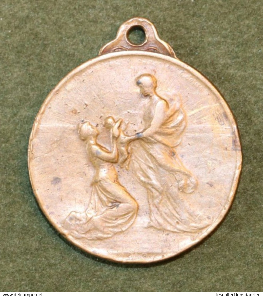 Médaille Belge De Charité -  La Bonté Règne Dans Les Coeurs - Belgian Medal  Médaillette Journée  - Devreese - Other & Unclassified