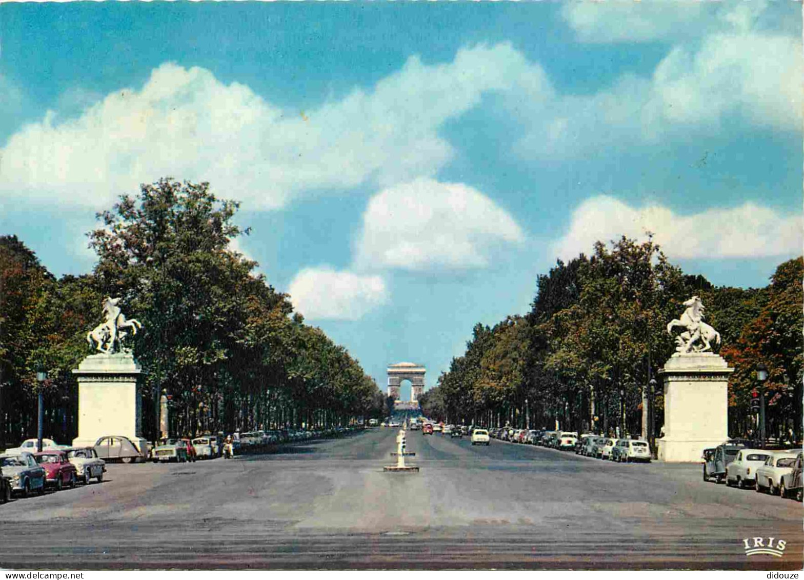 75 - Paris - Avenue Des Champs Elyséees - Arc De Triomphe - Automobiles - Carte Dentelée - CPSM Grand Format - Voir Scan - Champs-Elysées