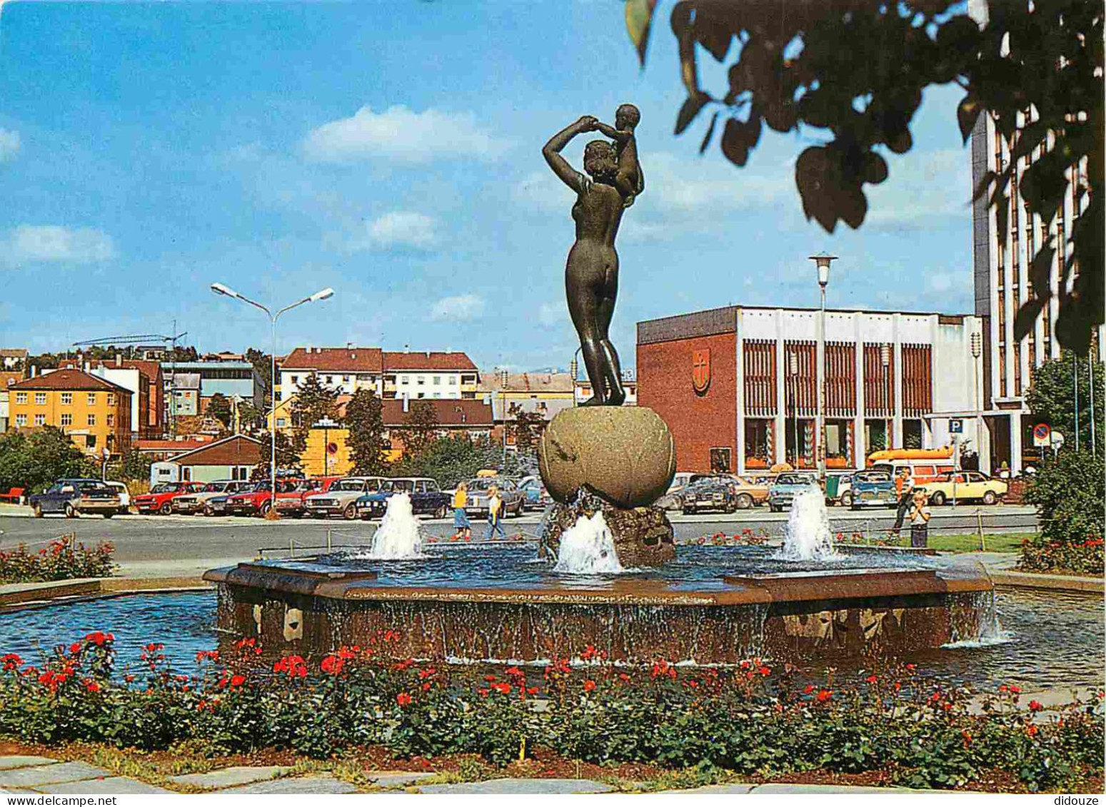 Norvège - Narvik - Frihetsmonumentet - The Liberty Memorial At The Market Place - Automobiles - Norge - Norway - CPM - C - Norvegia