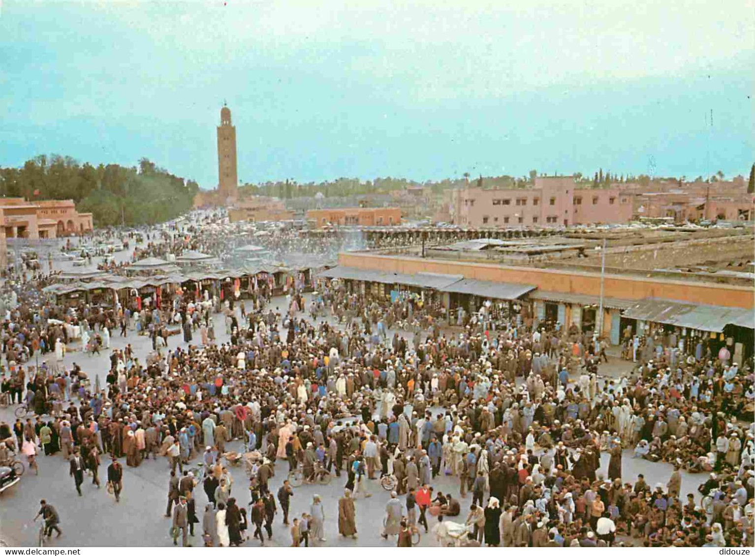 Maroc - Marrakech - Vue Sur La Place Djemaâ El Fna - CPM - Carte Neuve - Voir Scans Recto-Verso - Marrakesh