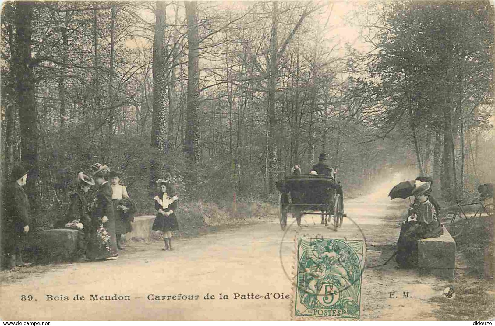 92 - Meudon - Bois De Meudon - Carrefour De La Patte D'Oie - Animée - CPA - Oblitération Ronde De 1907 - Voir Scans Rect - Meudon