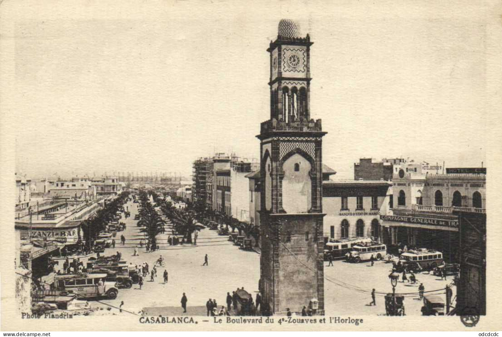 CASABLANCA Le Boulevard Du 4e Zouaves Rt L' Horloge  Autobus 's  RV - Casablanca