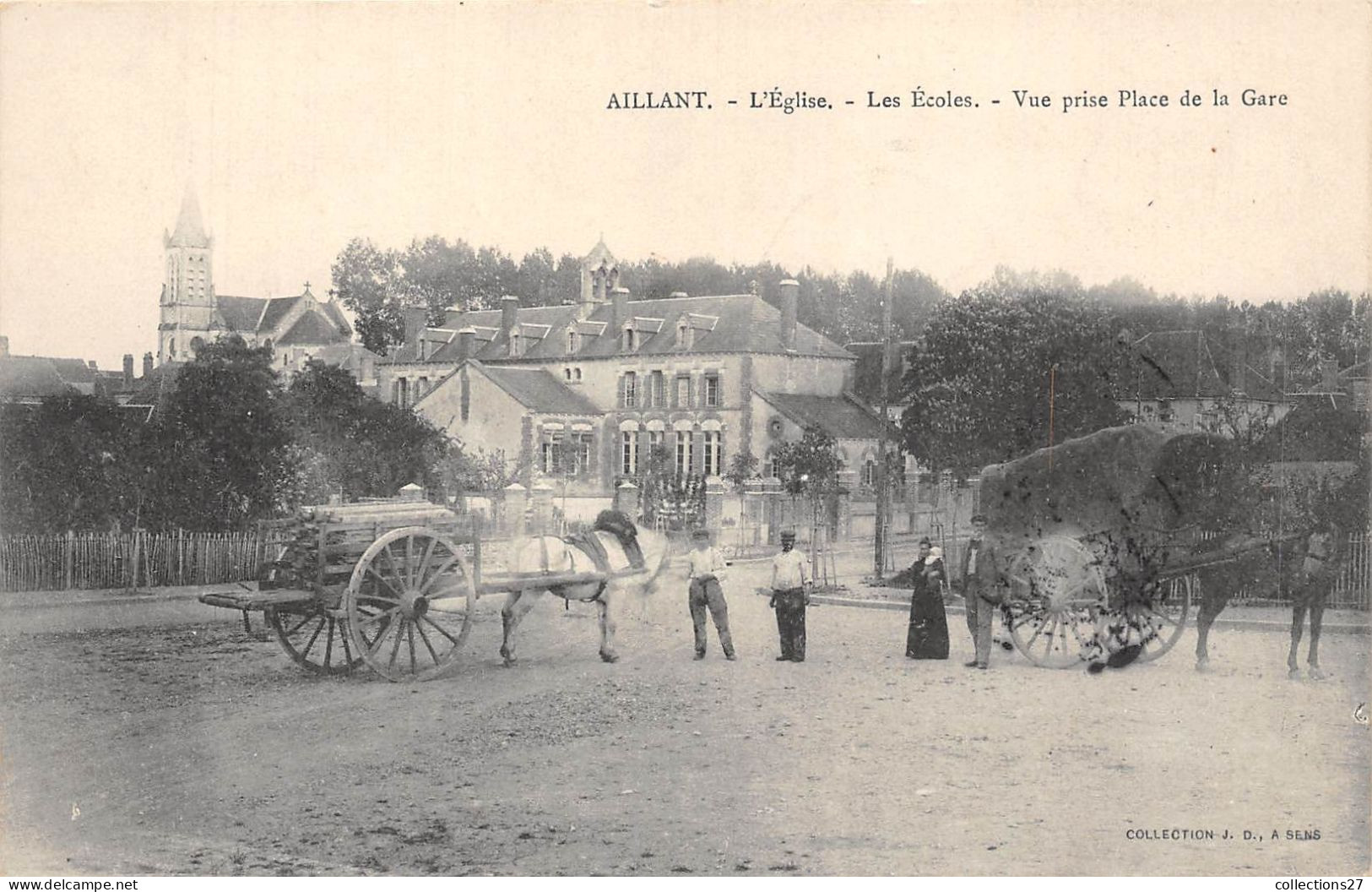 89-AILLANT- L'EGLISE , LES ECOLES, VUE PRISE PLACE DE LA GARE - Aillant Sur Tholon