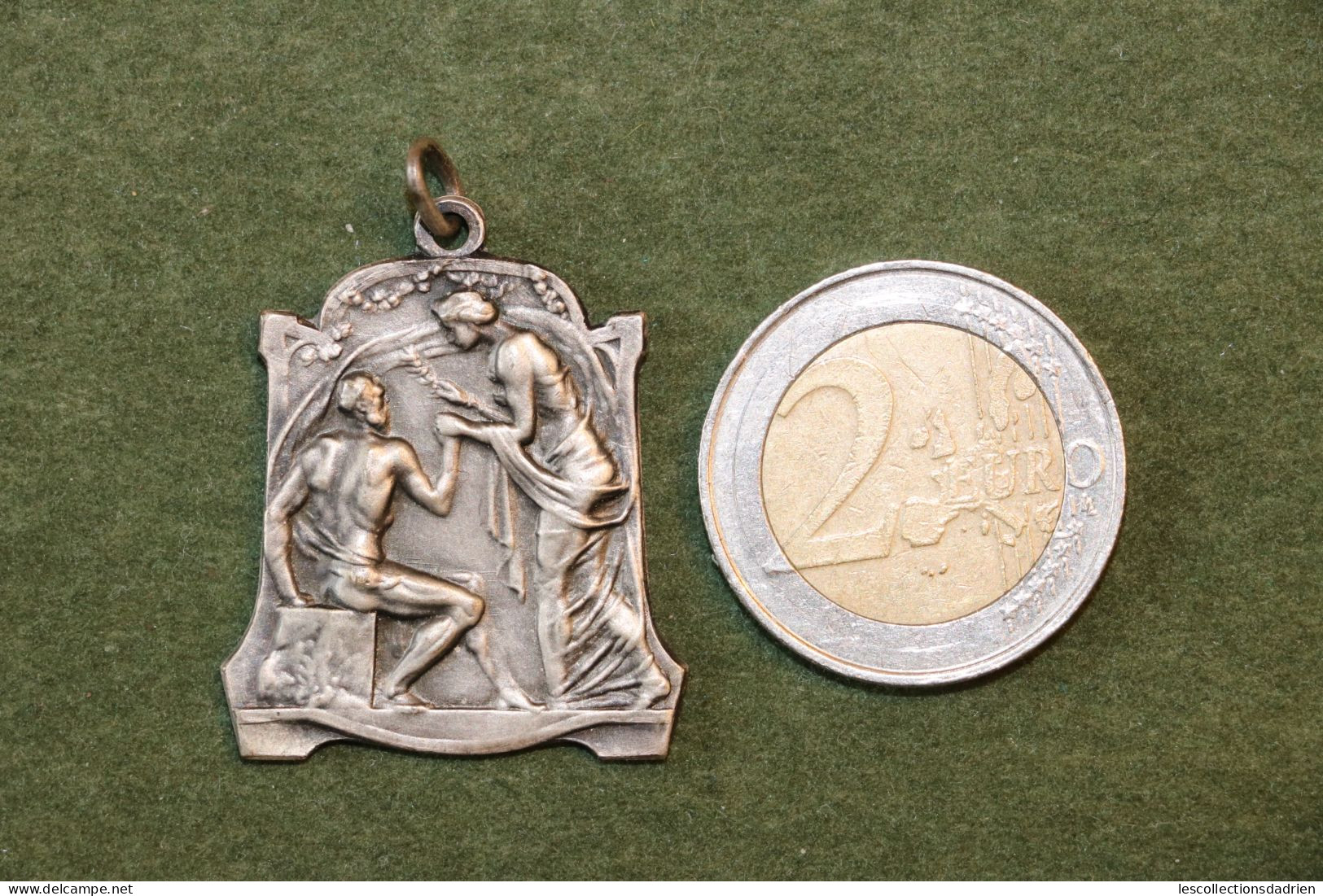 Médaille Belge Charité Des Belges  Guerre 14-18  - Belgian Medal WWI Médaillette Journée - Belgium