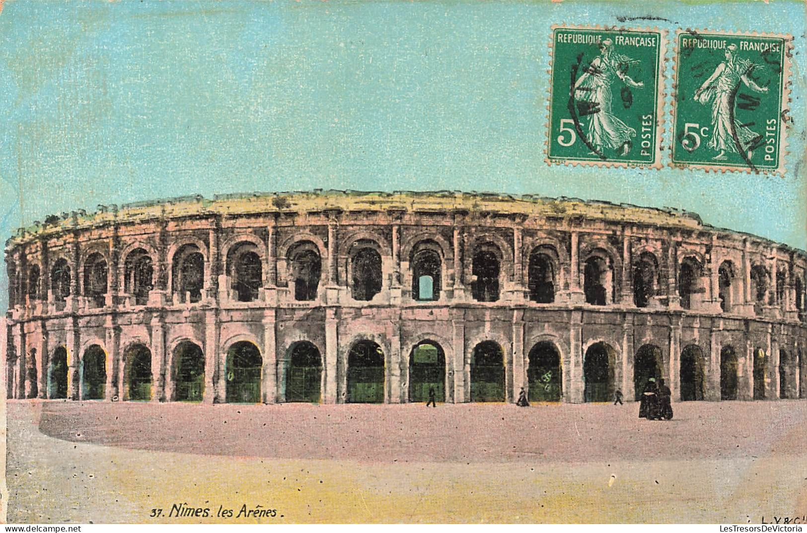 FRANCE - Nîmes - Vue Sur Les Arênes - Colorisé - Carte Postale Ancienne - Nîmes