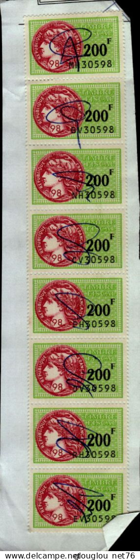 8 TMBRES FISCAUX A 200 F  COLLES SUR UNE FEUILLE - Timbres