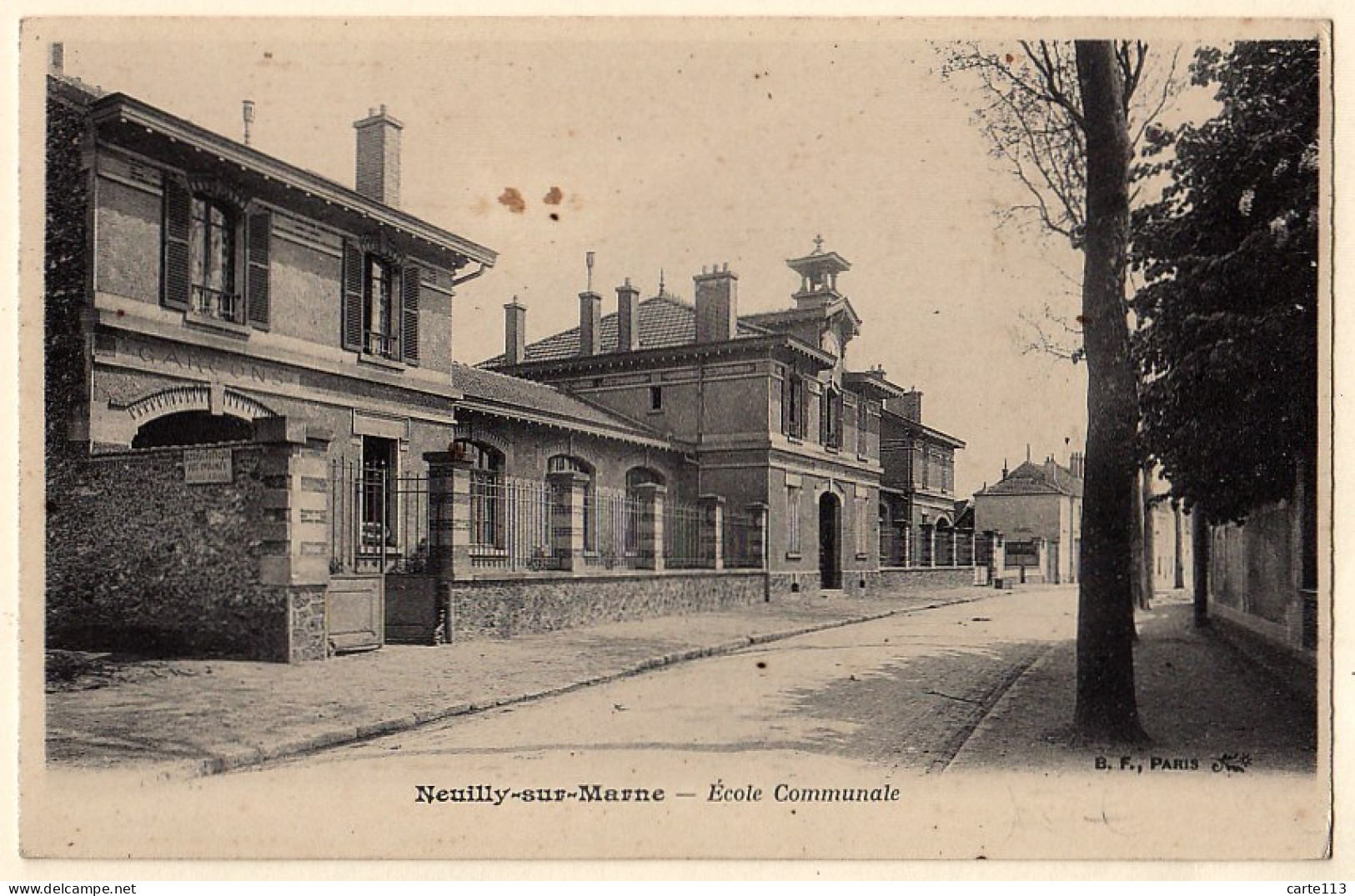 93 - B838CPA - NEUILLY SUR MARNE - Ecole Communale - Très Bon état - SEINE-SAINT-DENIS - Neuilly Sur Marne