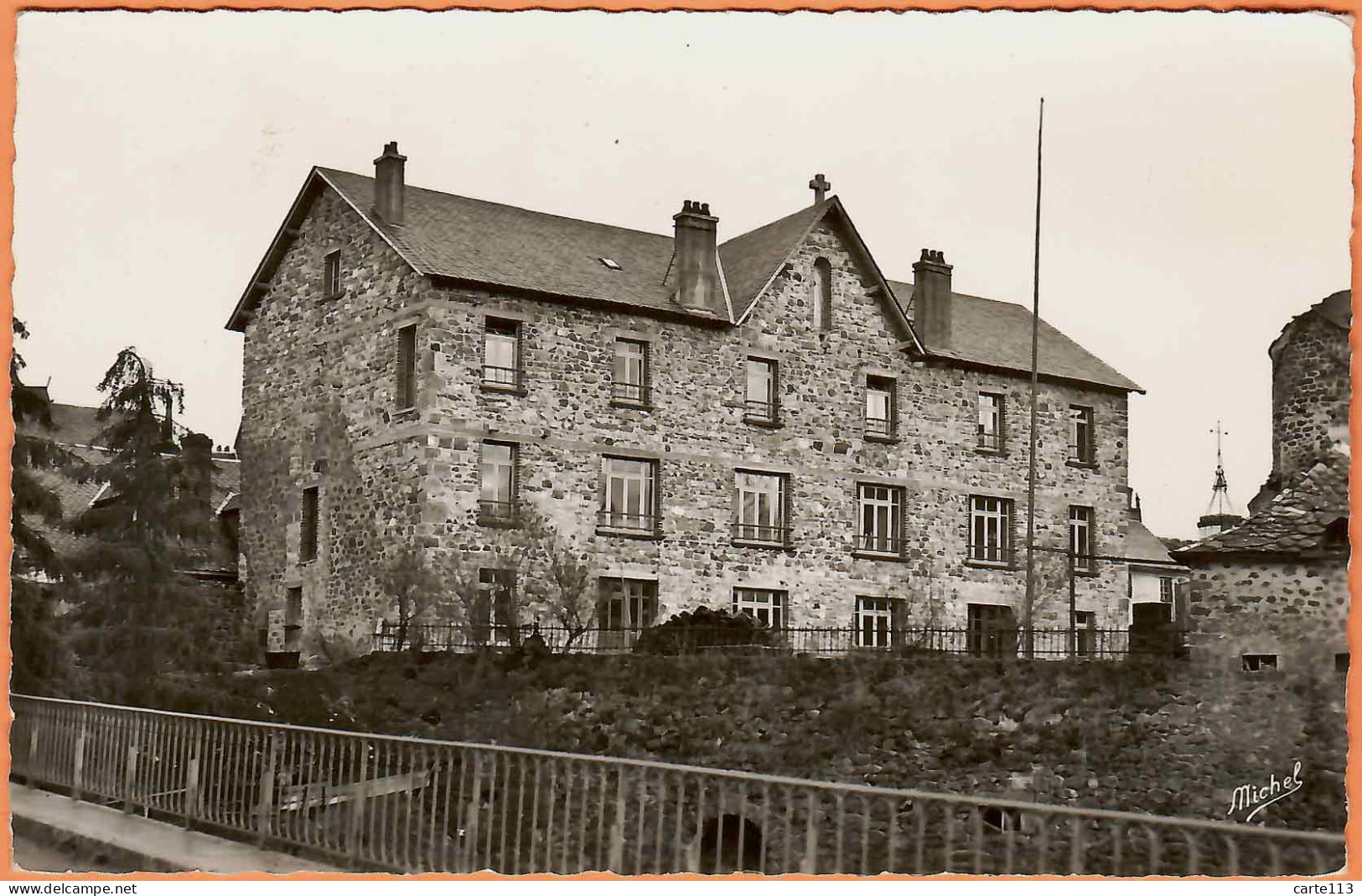 15 - B33825CPSM - ALLANCHE - Ecole Saint Joseph - Très Bon état - CANTAL - Allanche