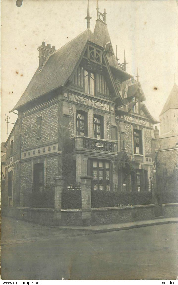 VEULES LES ROSES - Villa Plaisance  à L'angle Rue Du Docteur Pierre Girard Et Rue Emile Féret - Veules Les Roses