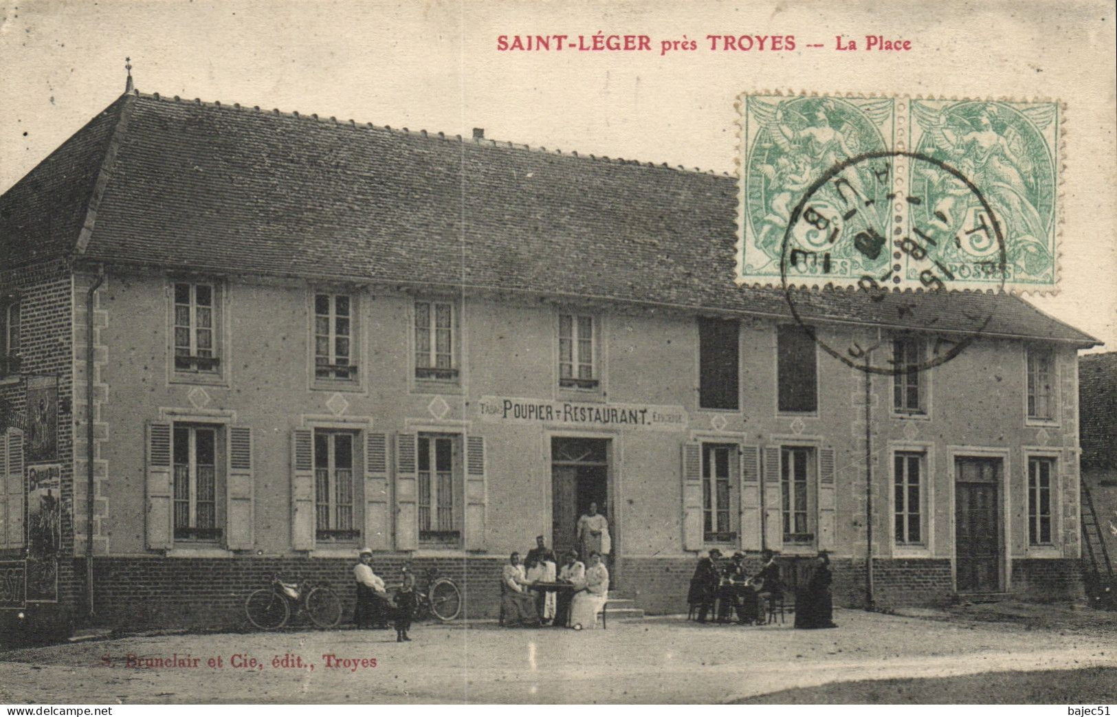 Saint Léger Près Troyes - La Place - Autres & Non Classés