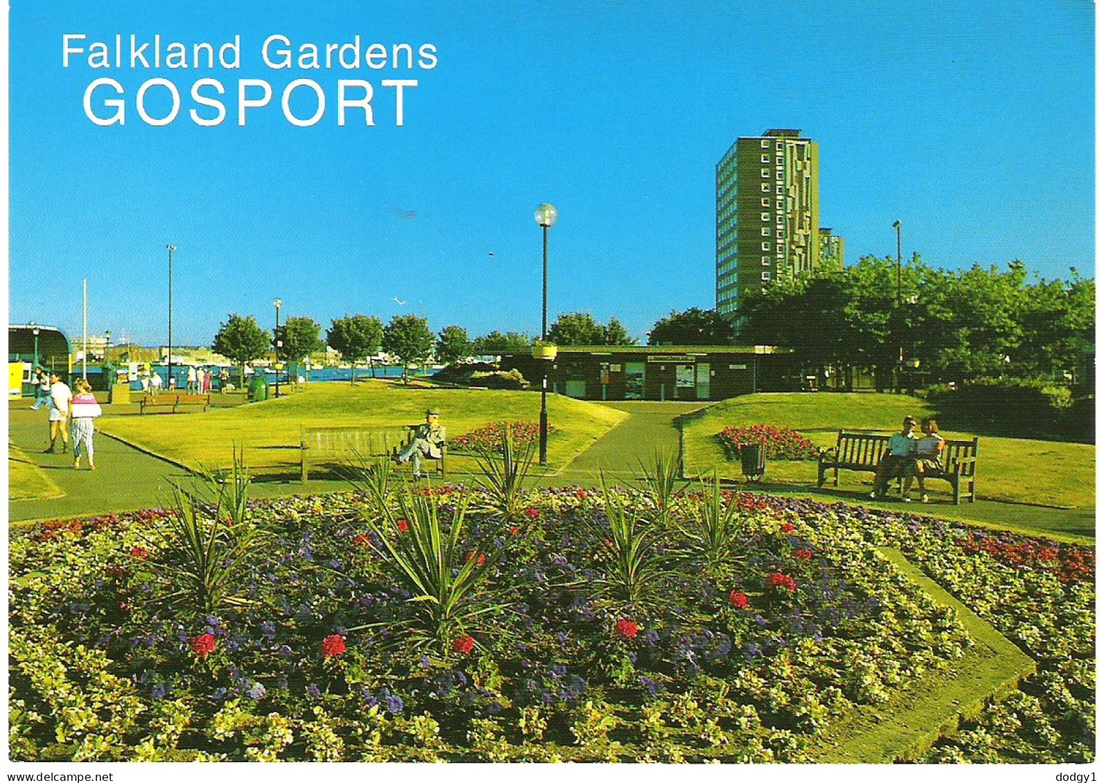 FALKLAND GARDENS, GOSPORT, HAMPSHIRE. UNUSED POSTCARD M8 - Andere & Zonder Classificatie