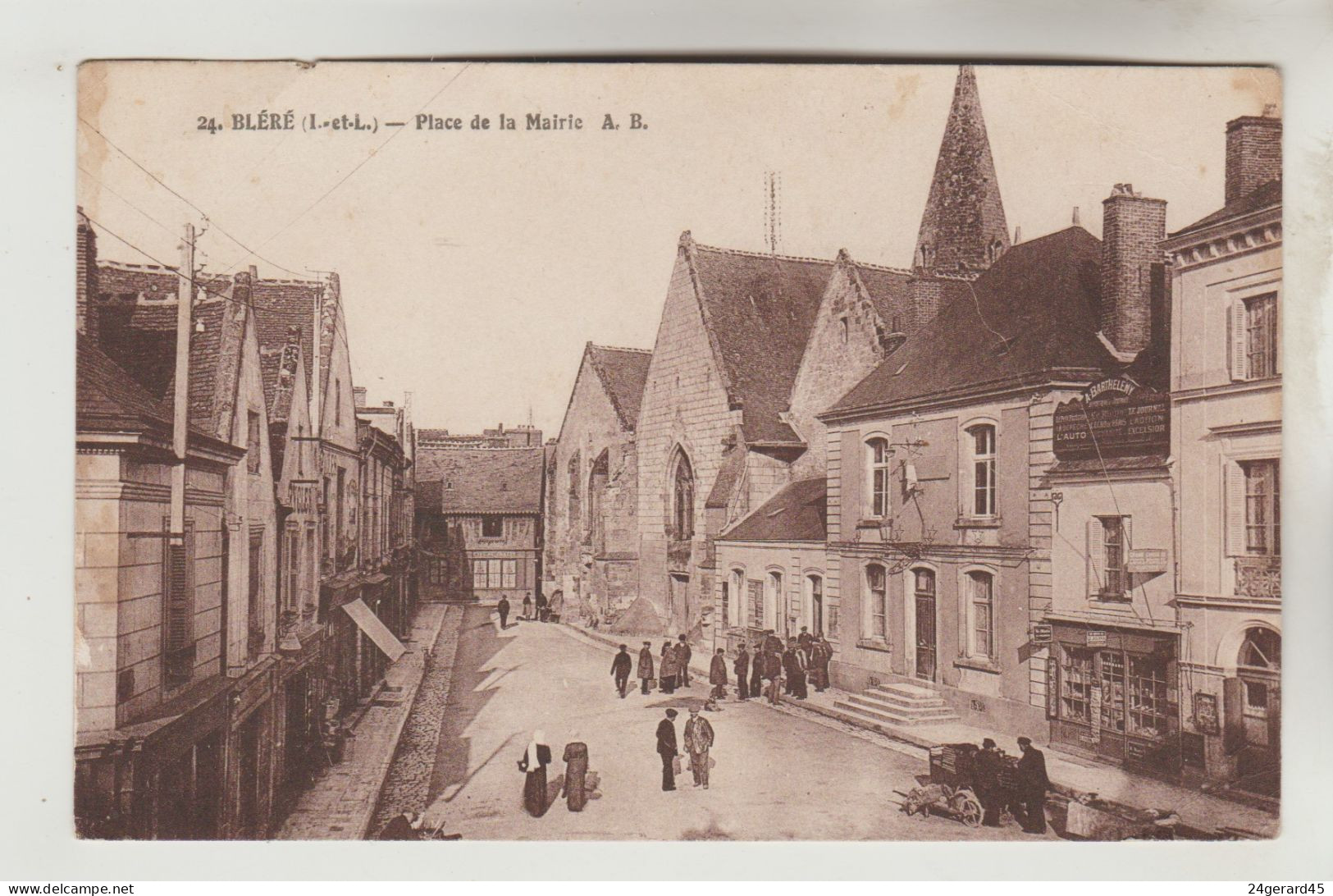 CPSM BLERE (Indre Et Loire) - Place De La Mairie - Bléré