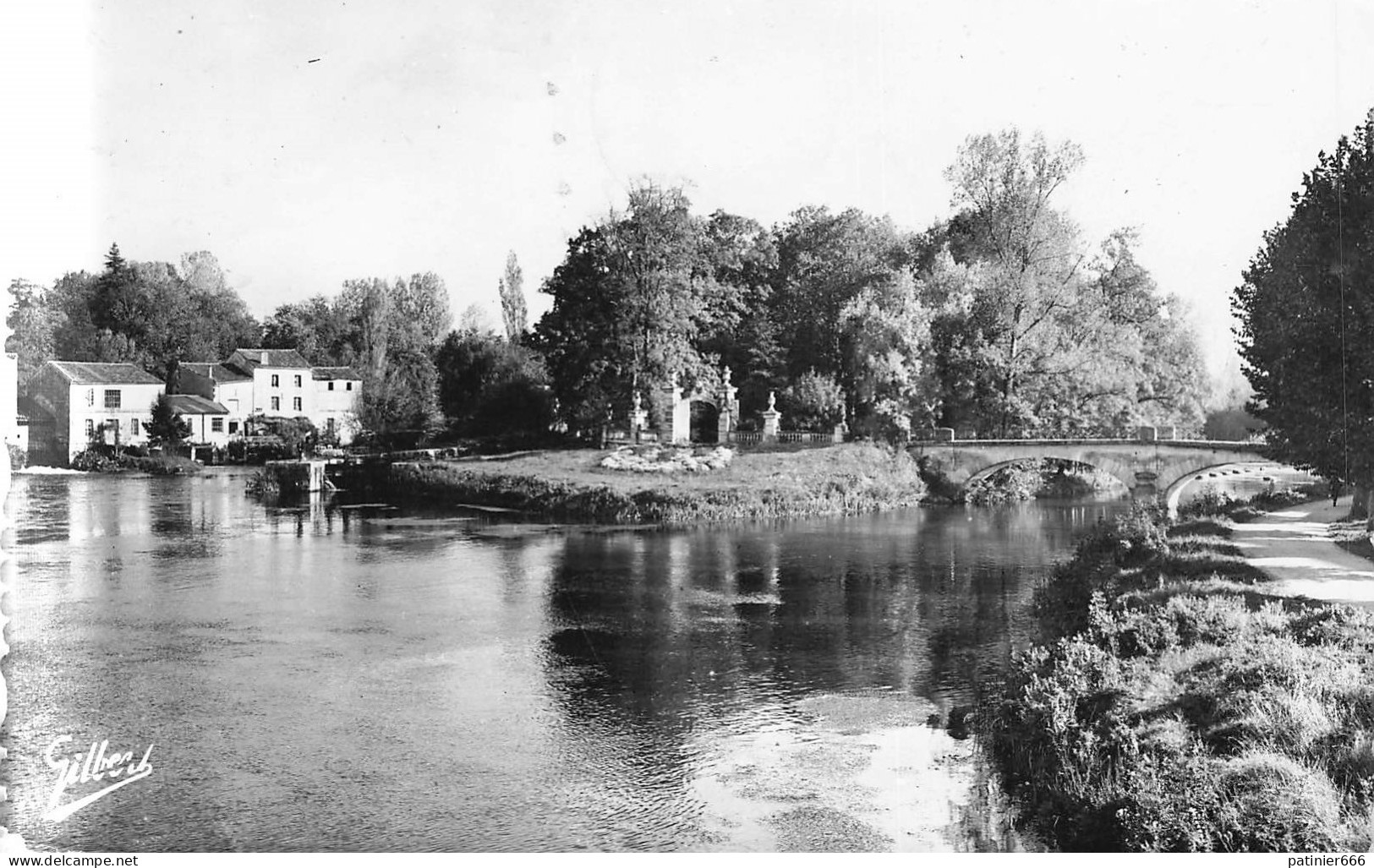 Jarnac La Charente Aux Moulins Entree Du Parc - Jarnac