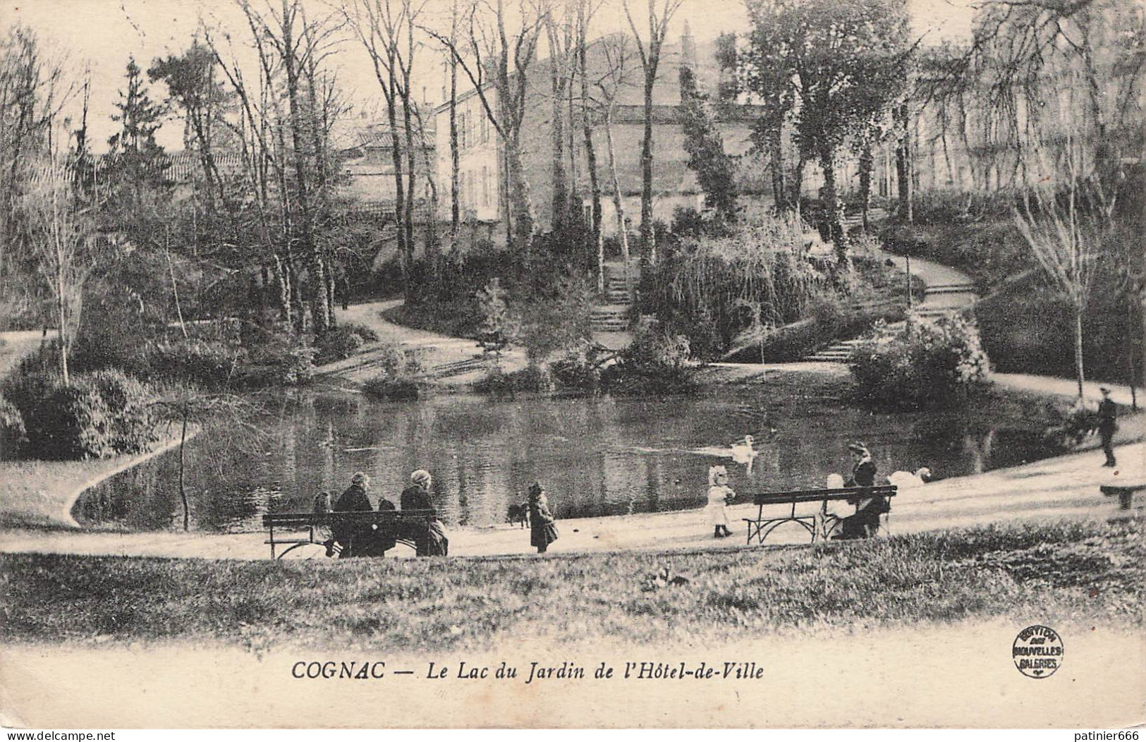 Cognac Le Lac Du Jardin De L'hotel De Ville - Cognac