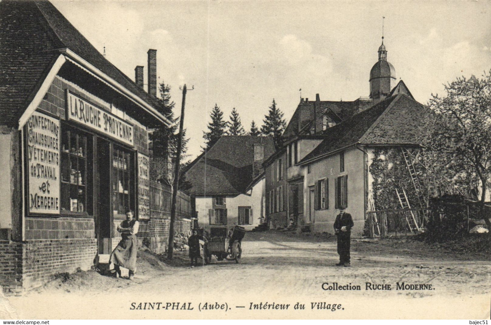 Saint Phal - Intérieur Du Village - Confection Chaussures Vêtements De Travail Et Mercerie "La Ruche Proyenne" - Autres & Non Classés