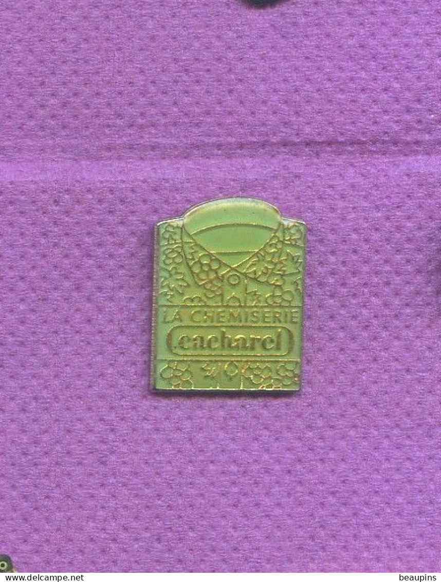 Rare Pins Cacharel L189 - Markennamen