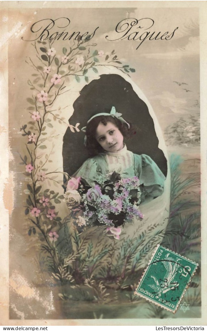 FETES - VOEUX - Pâques - Bonnes Pâques - Jeune Fille Tenant Un Bouquet De Fleur - Colorisé - Carte Postale Ancienne - Pasqua